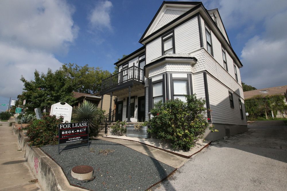 Sparks-Ledesma House: 1306 E 7th St, Austin, TX 78702